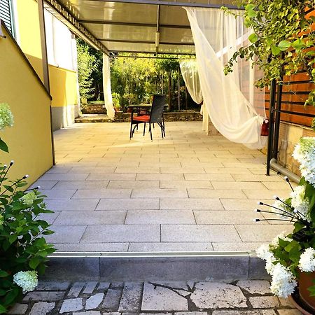 Apartments And Rooms Villa Dea Adults Only 로비니 외부 사진