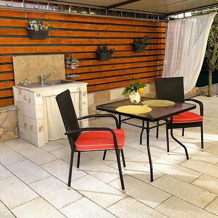 Apartments And Rooms Villa Dea Adults Only 로비니 외부 사진