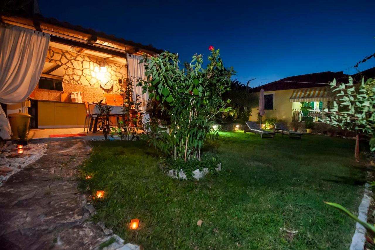 Apartments And Rooms Villa Dea Adults Only 로비니 외부 사진