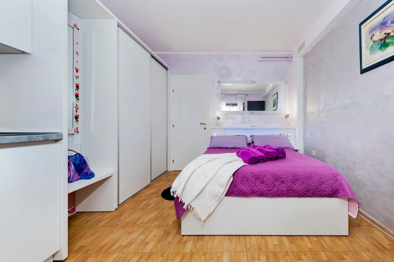 Apartments And Rooms Villa Dea Adults Only 로비니 외부 사진