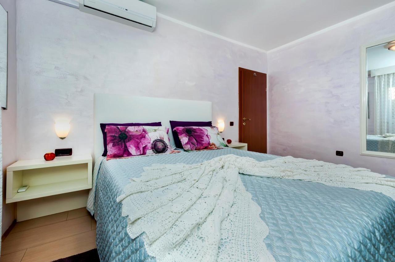 Apartments And Rooms Villa Dea Adults Only 로비니 외부 사진