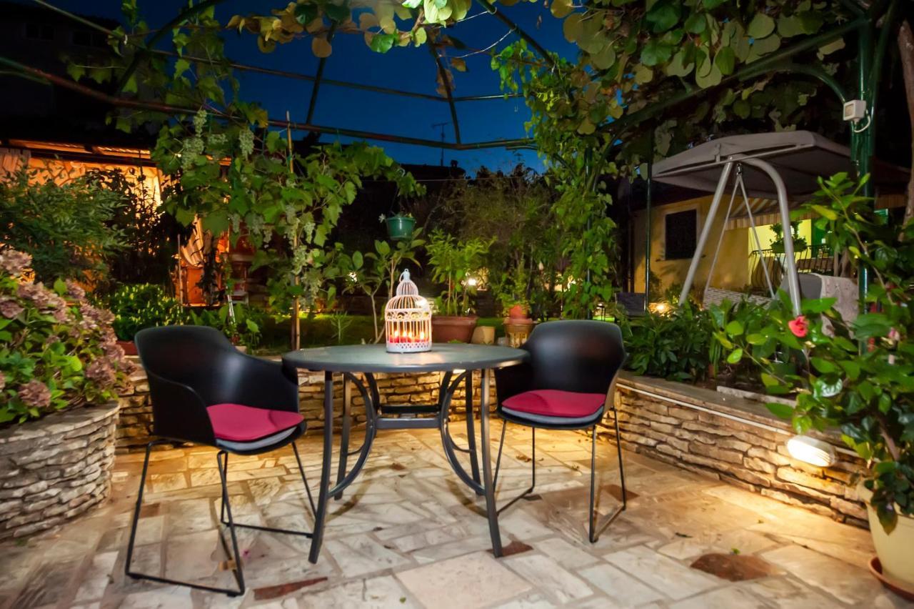 Apartments And Rooms Villa Dea Adults Only 로비니 외부 사진