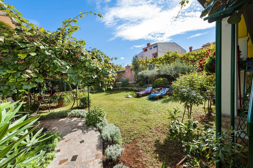 Apartments And Rooms Villa Dea Adults Only 로비니 외부 사진