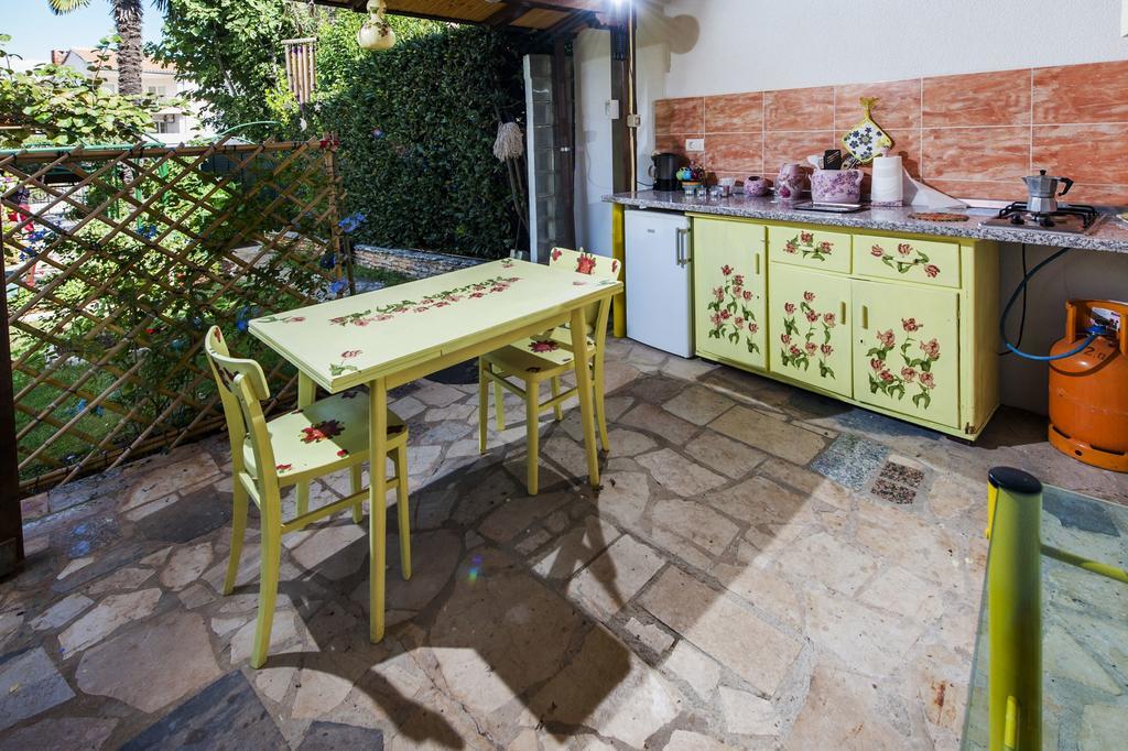 Apartments And Rooms Villa Dea Adults Only 로비니 외부 사진