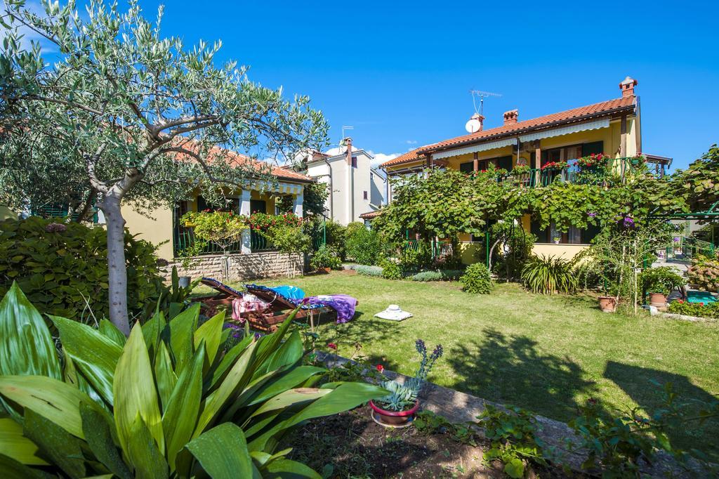 Apartments And Rooms Villa Dea Adults Only 로비니 외부 사진
