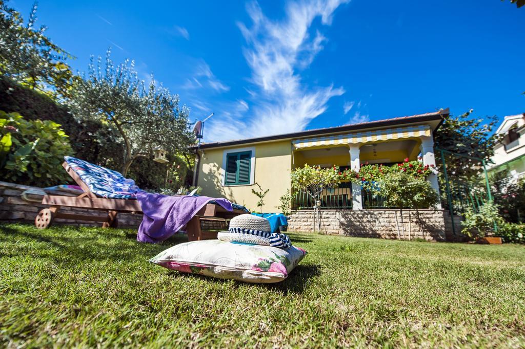 Apartments And Rooms Villa Dea Adults Only 로비니 외부 사진