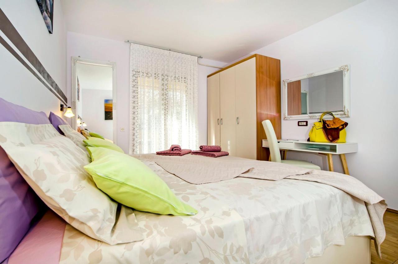 Apartments And Rooms Villa Dea Adults Only 로비니 외부 사진